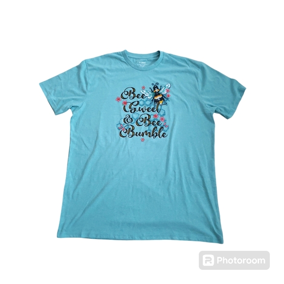 Bee and Flowers Standard-unisex Non-fitted Light Green T-shirt - Picture 9 of 9